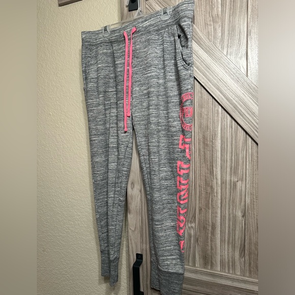 Pink sweatpants with drawstring. - Picture 1 of 3